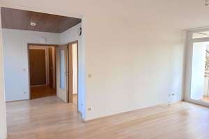 RESERVIERT! Sonnige 3-Zimmer-Familienwohnung, große Loggia, TG-Stellplatz, ca. 80m2 – Die vollständige Adresse der Immobilie erhältst du vom Anbieter., 81737 Neuperlach, München – Vorschaubild 5