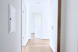 Stilvolles Wohnen: Lichtdurchflutete 3-Zimmer-Wohnung mit Balkon und moderner Ausstattung – Schinkelstraße 10, 65189 Südost, Wiesbaden – Vorschaubild 14