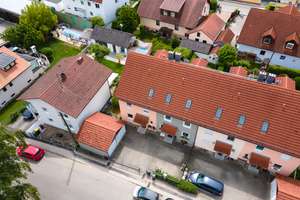 Viel Platz für die Familie – Ruhiges Reihenmittelhaus mit Garten, modernisiert & bezugsfrei – Die vollständige Adresse der Immobilie erhältst du vom Anbieter., 85084 Reichertshofen – Vorschaubild 1