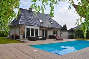 Attraktives Einfamilienhaus auf ruhigem Hintergrundstück mit großem Pool in begehrter Wohnlage! – Die vollständige Adresse der Immobilie erhältst du vom Anbieter., 26127 Dietrichsfeld, Oldenburg (Oldenburg) – Vorschaubild 2