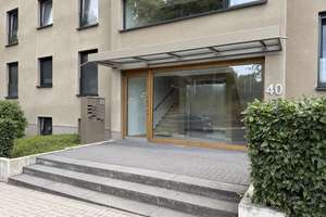 Lichtdurchflutete 2-Zimmer-Wohnung mit Balkon in Bochum - WBS erforderlich – Havkenscheider Straße 40, 44803 Laer, Bochum – Vorschaubild 2