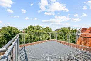 Stilvolles Penthouse in privilegierter Parklage. – Die vollständige Adresse der Immobilie erhältst du vom Anbieter., 14052 Westend, Berlin – Vorschaubild 11