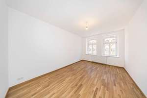 Modern renoviert: 3 Zimmer mit Parkett, Balkon & Badewanne