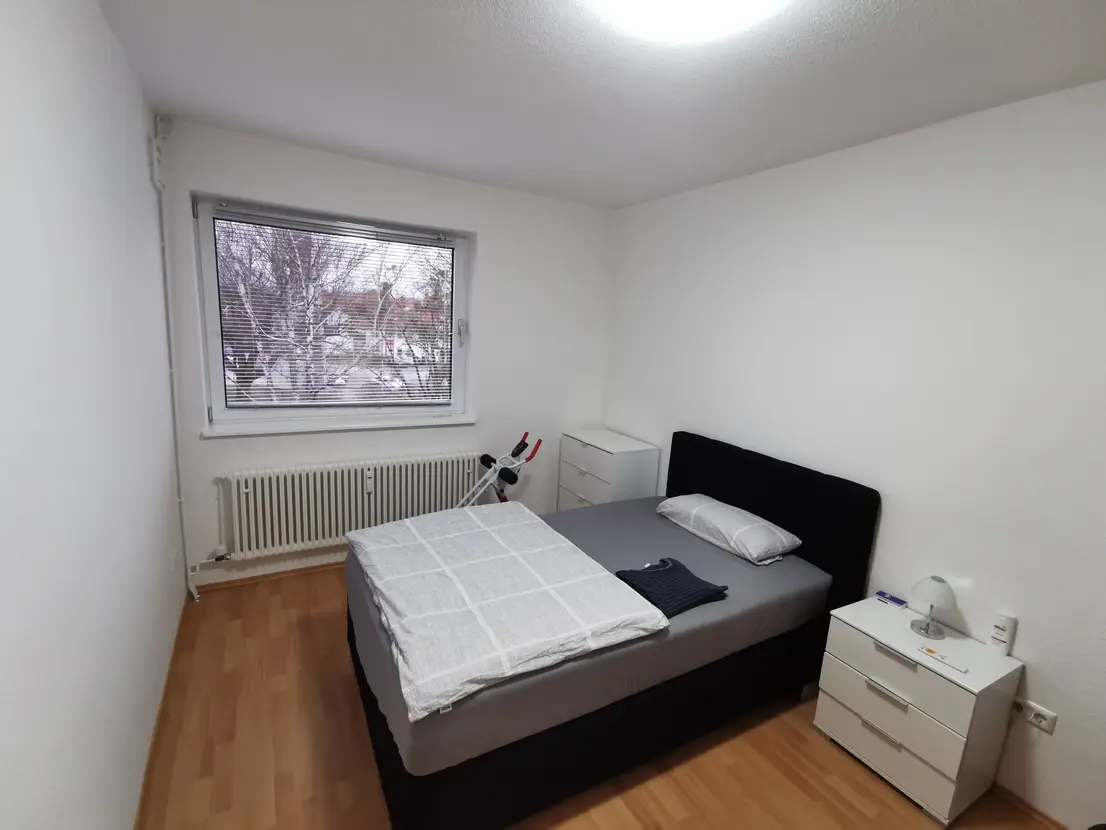Schlafzimmer (ca. 14 m²)