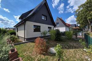 Gepflegtes 1-2 Familienhaus mit Garage
auf sonnigem Grundstück in Fleestedt – 21217 Seevetal – Vorschaubild 1