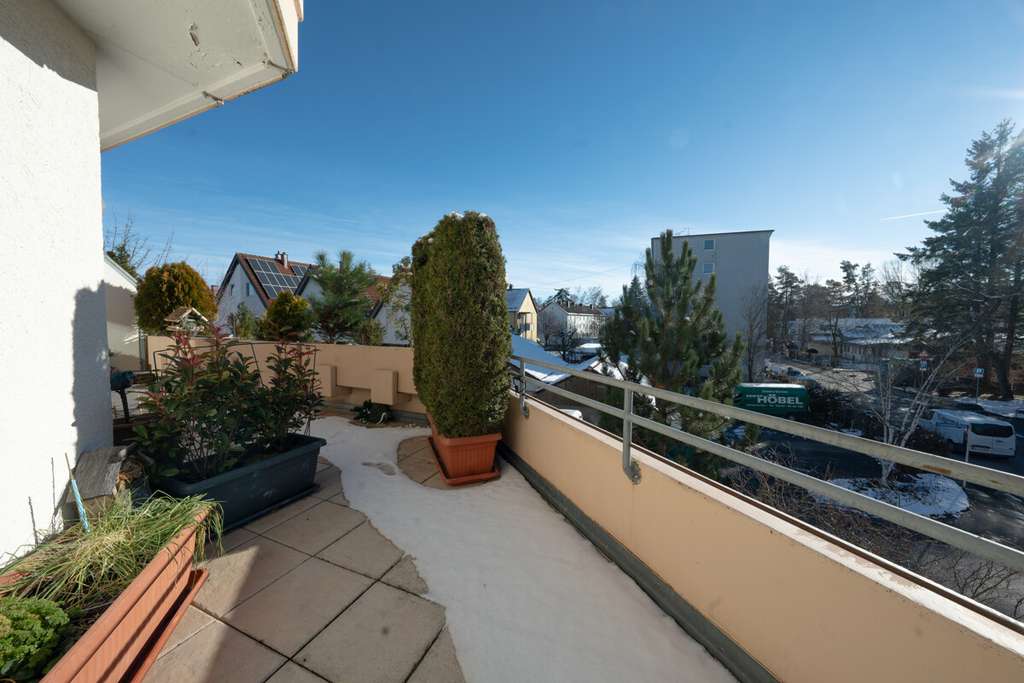 Immobilie in Kaufbeuren - Gepflegte & großflächige 4-Zimmer-Wohnung mit großem Balkon in Kaufbeuren-Neugablonz zu verkaufen - Bild 3