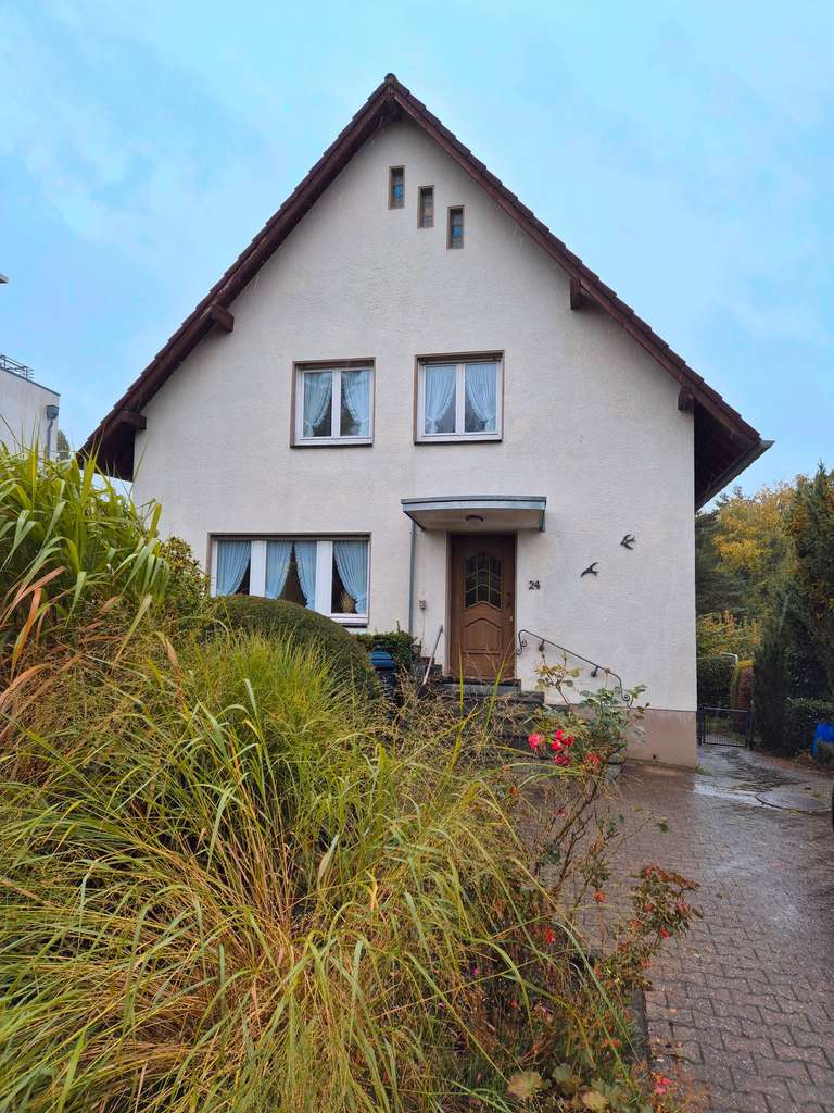 Einfamilienhaus mit großem Grundstück im Naturparadies