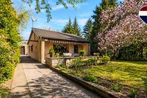 Bungalow in Berlin-Karow mit Keller, Garage, 1.006 m² Grundstück im Angebotsverfahren – Die vollständige Adresse der Immobilie erhältst du vom Anbieter., 13125 Karow, Berlin – Vorschaubild 2