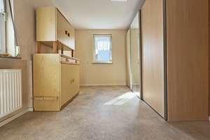Glücksgriff für Familien und Schrauber. 
8 Zimmer auf 149 m². Plus 251 m² Fläche.
2 große Garagen. – Die vollständige Adresse der Immobilie erhältst du vom Anbieter., 72636 Frickenhausen – Vorschaubild 14