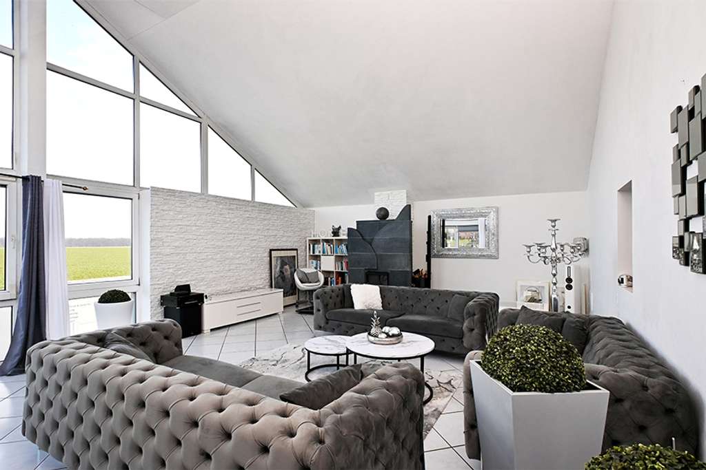 Immobilie in Suthfeld - Hannover - Suthfeld: Großzügiges Haus mit Wintergarten und unverbautem Blick! - Bild 1