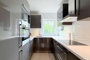 Wohnen mit Weitblick im Grünen: Modernisierte 3 Zimmer Wohnung mit zwei Bädern und Tiefgaragenstel – Die vollständige Adresse der Immobilie erhältst du vom Anbieter., 14055 Westend, Berlin – Vorschaubild 6