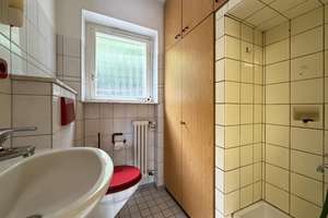 Großzügiges Zuhause. 8 Zimmer. 223 m².
Garten, Garage und 2 Stellplätze. Viel
Platz für Ihre Ideen – Die vollständige Adresse der Immobilie erhältst du vom Anbieter., 78244 Gottmadingen – Vorschaubild 21