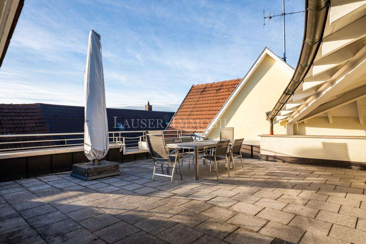 Riesige 3,5-Zimmer-Dachgeschoss-Wohnung (Fahrstuhl) mit Aussichtsterrasse in S-Möhringen - Photo 5