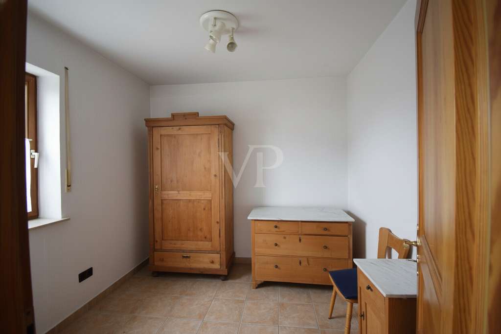 Immobilie in Wassertrüdingen - Freistehendes Einfamilienhaus mit Einliegerwohnung und eingewachsenen Garten in ruhiger Wohnlage - Bild 4