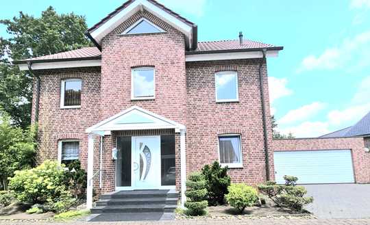 Großzügiges, helles Einfamilienhaus in Senden – 8 Zimmer, Doppelgarage, Wellnessgarten, bezugsfrei