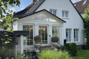 Direkt vom Eigentümer: Stilvolles  Wohnhaus mit mediterranem  Garten
