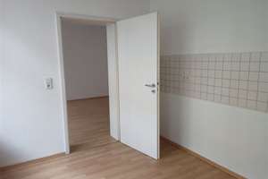 Günstige 3-Zimmer mit Laminat, Wannenbad, Balkon in Bestlage nähe Küchwald! – Ludwigstraße 39, 9113 Schloßchemnitz, Chemnitz – Vorschaubild 13