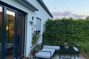 Moderne DHH mit Garten, in ruhiger Lage in Nandlstadt, Landkreis Freising – Leinweberstraße 27 a, 85405 Nandlstadt – Vorschaubild 1
