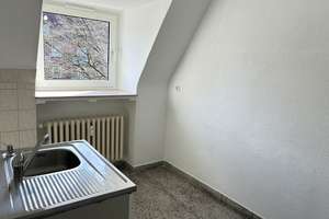 Gemütliche Dachgeschosswohnung mit Wannenbad – Hertzstraße 76, 24149 Neumühlen-Dietrichsdorf, Kiel – Vorschaubild 4