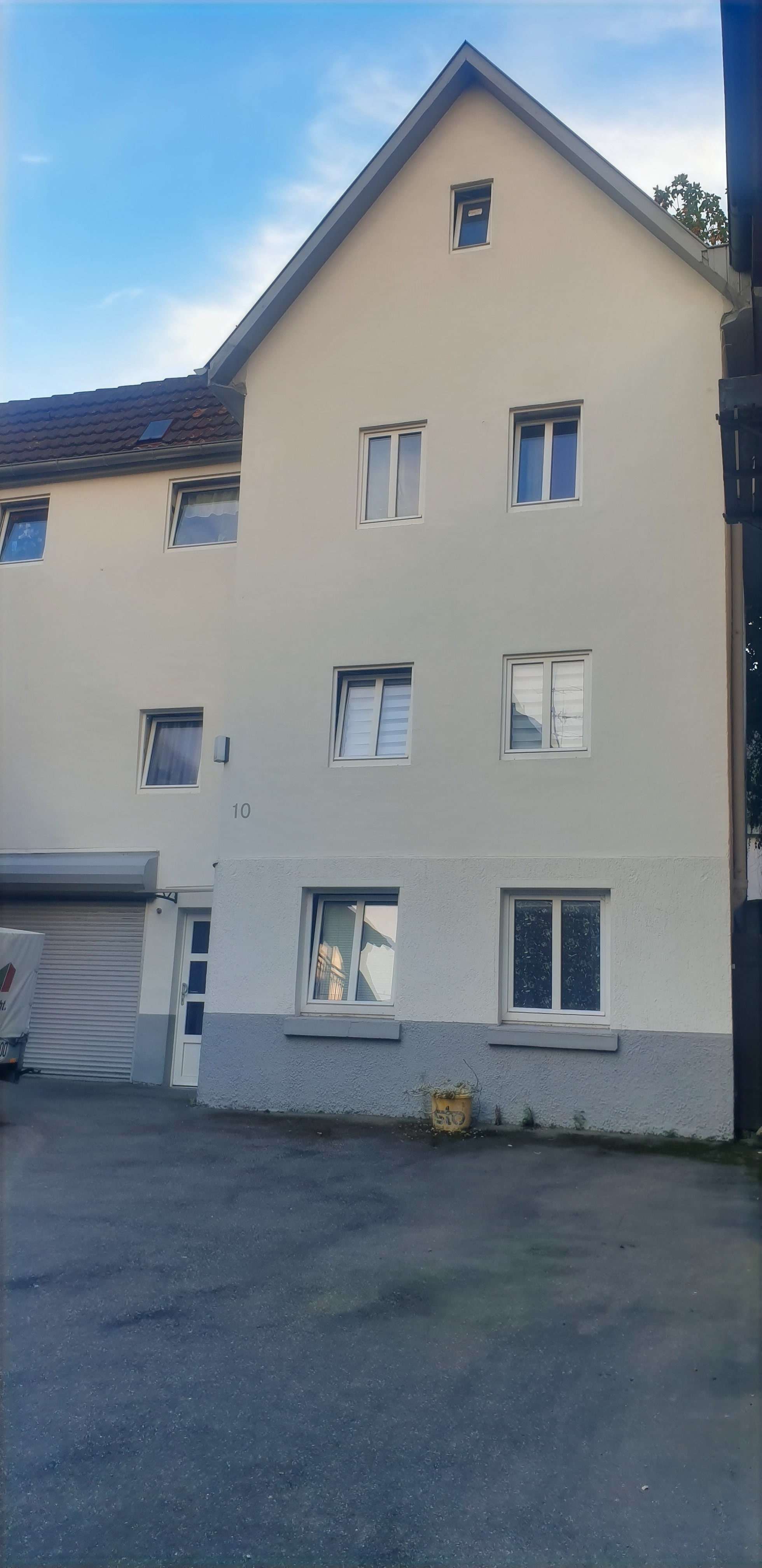 WOW - 2-Zimmer-Wohnung und der komplettte Dachspitz zum Ausbau!, Stuttgart – Bild 2