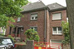 EINE SCHÖNE ECKE : Freistehendes Dreifamilienhaus mit Potenzial - Duisburg Aldenrade - von Privat – Heinestraße 30, 47179 Duisburg – Vorschaubild 28