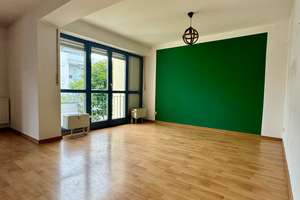 Familienfreundliche 4 Zimmer-Wohnung mit Balkon, Tiefgarage und zusätzlichem Stellplatz in Bobingen – Die vollständige Adresse der Immobilie erhältst du vom Anbieter., 86399 Bobingen – Vorschaubild 2