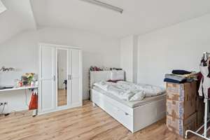 Charmante 1-Zimmer-Dachgeschosswohnung in zentraler Lage Düsseldorfs – Die vollständige Adresse der Immobilie erhältst du vom Anbieter., 40227 Oberbilk, Düsseldorf – Vorschaubild 4