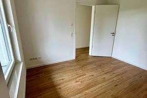Attraktive 3-Zimmer-Wohnung mit Einbauküche, Terrasse und Tiefgaragenplatz zu vermieten – Ulzburger Straße 555, 22844 Norderstedt – Vorschaubild 7