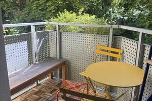 Schöne, helle Wohnung mit Balkon zum grünen Innenhof