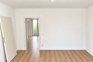 Zwei Zimmer in Düsseldorf: Helle Wohnung mit Balkon – 40595 Garath, Düsseldorf – Vorschaubild 4