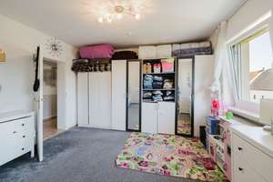 Attraktives Zweifamilienhaus mit zwei Wohneinheiten und vier Stellplätzen – Die vollständige Adresse der Immobilie erhältst du vom Anbieter., 86633 Neuburg an der Donau – Vorschaubild 26