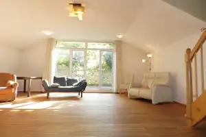 Mehrfamilienhaus mit drei Wohneinheiten, Garagen, Garten Streuobstwiese und Mega-Fernblick! – Trier-Saarburg (Kreis) – Vorschaubild 1