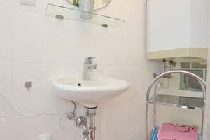 Hell möblierte Einliegerwohnung in Oberdürrbach – Die vollständige Adresse der Immobilie erhältst du vom Anbieter., 97080 Dürrbachtal, Würzburg – Vorschaubild 5
