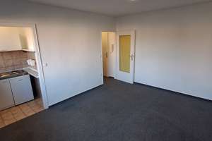 Schöne gepflegte Wohnung mit einem Zimmer sowie Balkon und EBK in Frankfurt-Unterliederbach – 65929 Unterliederbach, Frankfurt am Main – Vorschaubild 3