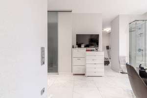 Luxuriös möbliertes Apartment mit Balkon und TG-Stellplatz in der Kameha Residence – Die vollständige Adresse der Immobilie erhältst du vom Anbieter., 40213 Altstadt, Düsseldorf – Vorschaubild 12