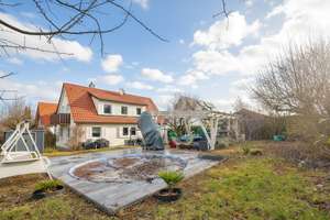 Lichterfülltes Zuhause mit großem Südgarten und zentraler Lebensfreude – Die vollständige Adresse der Immobilie erhältst du vom Anbieter., 74080 Böckingen, Heilbronn – Vorschaubild 2