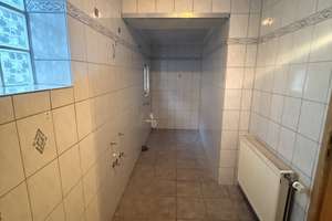 Haus zu vermieten in Babenhausen | 143 m² Wohnfläche | 8 Zimmer | 2 Bäder | 1 Waschküche | 1 Küche – Die vollständige Adresse der Immobilie erhältst du vom Anbieter., 64832 Babenhausen – Vorschaubild 37