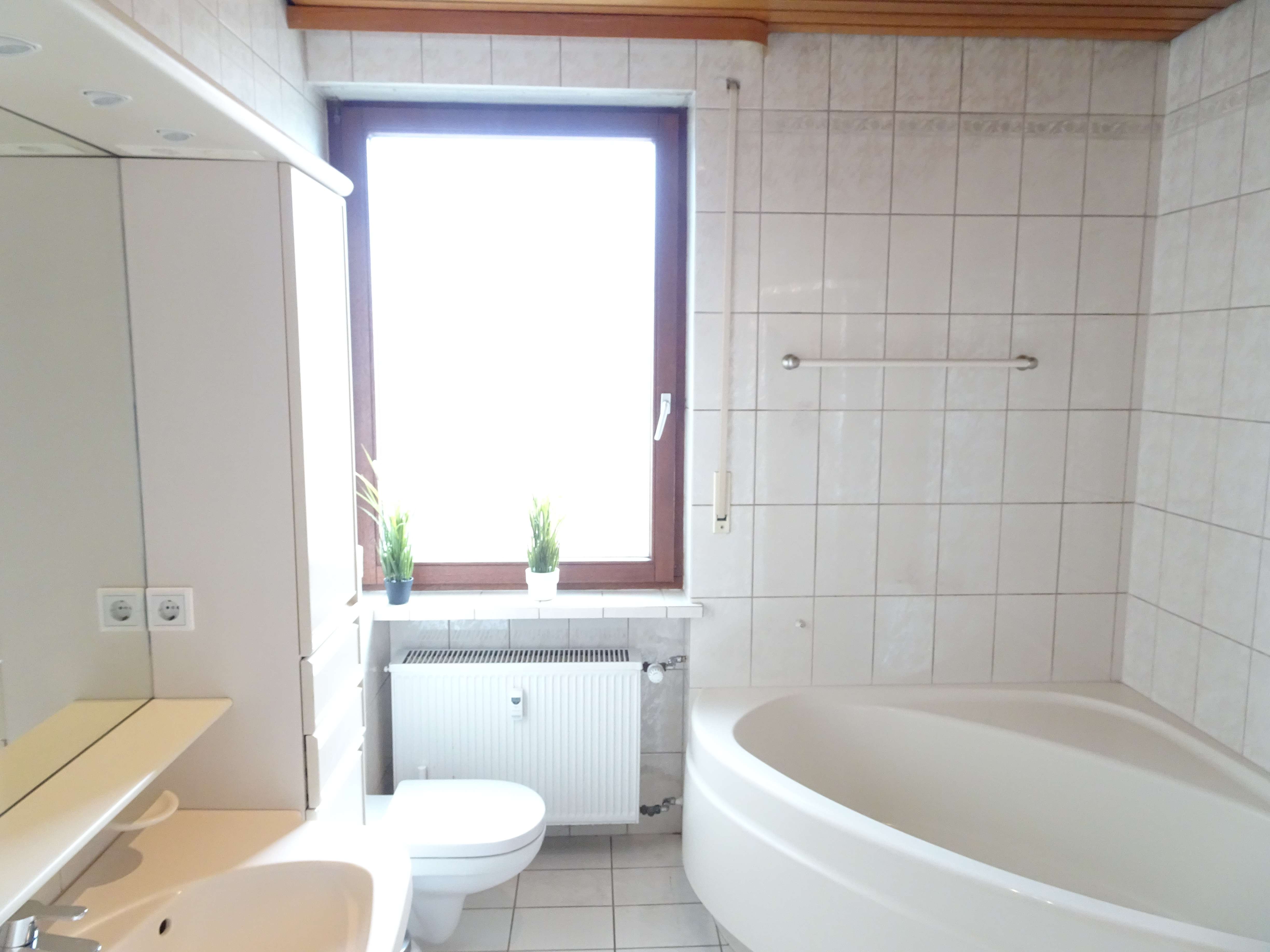 Immobilie in Herzogenaurach - Bungalow mit Wintergarten und Garage im Norden von Herzogenaurach - Bild 7