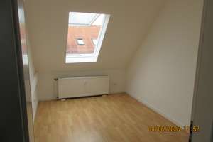 4 Zimmer Dachgeschosswohnung mit 2 Bädern, EBK und Balkon – Lazarusstraße 20, 4347 Schönefeld-Abtnaundorf, Leipzig – Vorschaubild 2