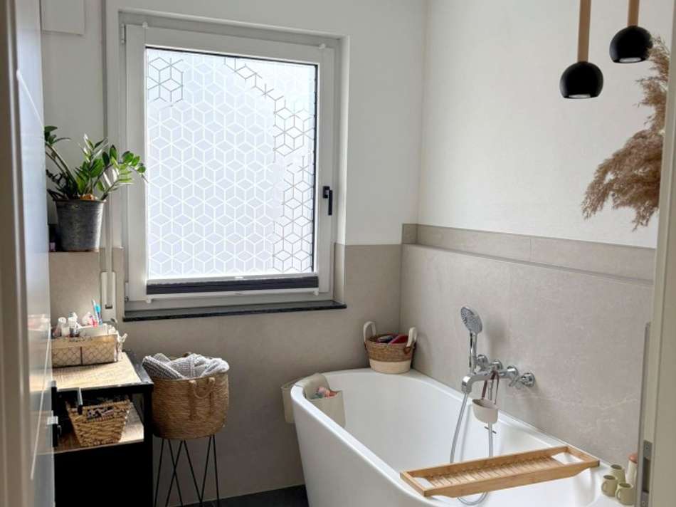 ovale, formschöne Badewanne