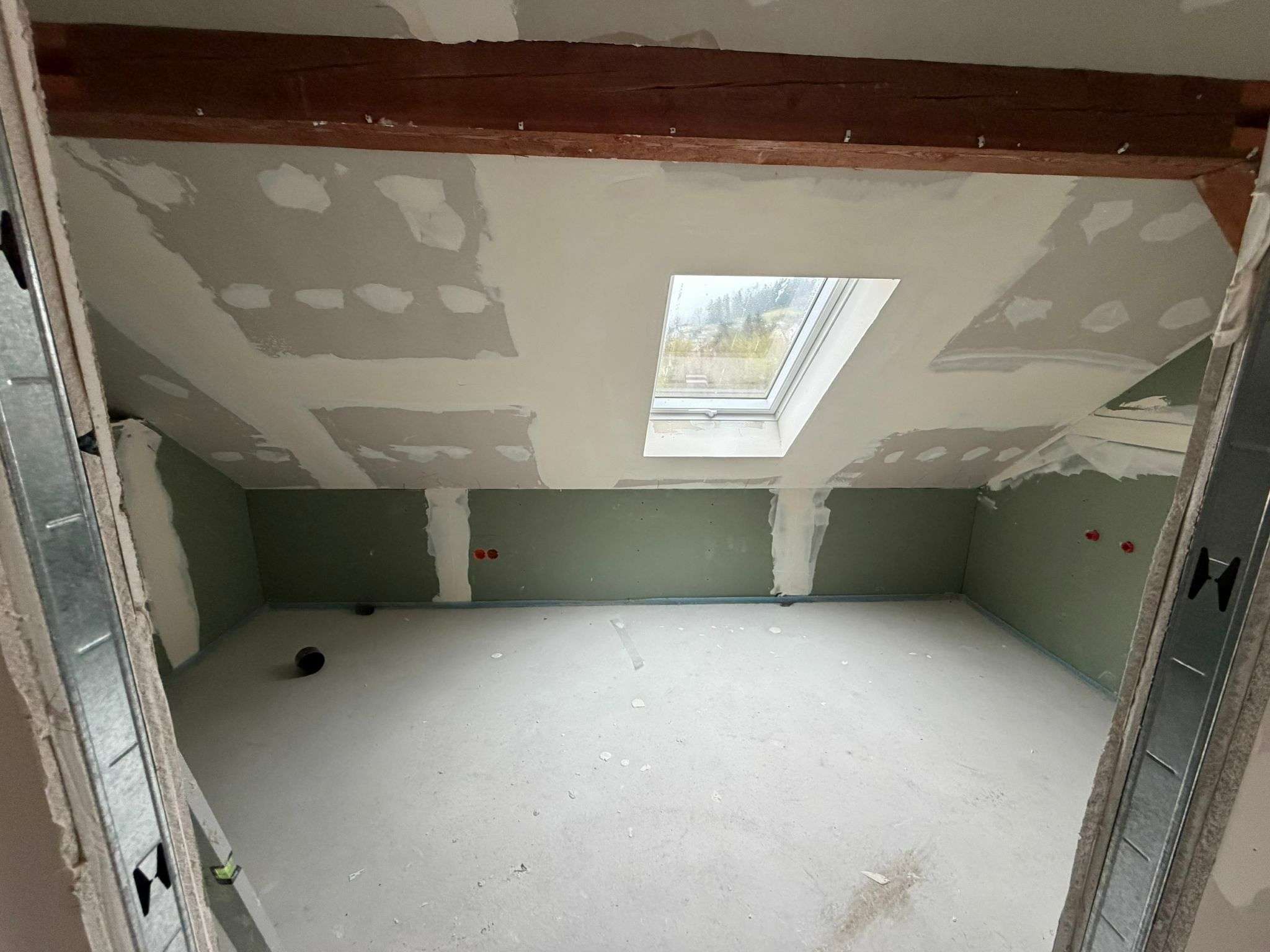 Lichtdurchflutete Dachgeschossfläche mit Charme und individuellem Ausbaupotenzial, Nürnberger Land Kreis – Bild 4