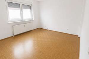 renovierte 3-Zimmer-Wohnung in Gelsenkirchen-Schalke mit hochwertigem Parkett