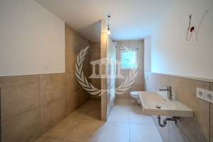 Sofort verfügbar: 3-Zi-Neubauwohnung im EG mit Terrasse & Garten | KfW40 QNG | TG-Stellplatz | W01 – Die vollständige Adresse der Immobilie erhältst du vom Anbieter., 93059 Reinhausen, Regensburg – Vorschaubild 19