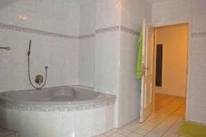Wohnen mit Charakter: 3-Zimmer-Dachgeschosswohnung in Leverkusen – Myliusstraße 4, 51371 Bürrig, Leverkusen – Vorschaubild 11