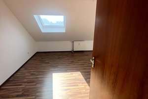 Helle 3,5-Zimmer-Dachgeschosswohnung mit Balkon in Duisburg-Hamborn – Markgrafenstr. 3, 47166 Obermarxloh, Duisburg – Vorschaubild 8