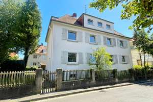 Historisches Mehrfamilienhaus mit großem Potenzial – Im Bieterverfahren – Quäkerstr. 3, 65719 Hofheim am Taunus – Vorschaubild 1