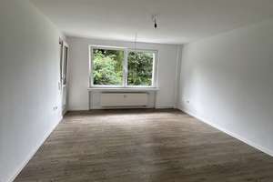 Modernisierte Wohnung mit 3,5 Zimmern und Balkon in Bochum-Eppendorf - Bezug ab 01.12.26