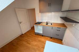 Einziehen & Wohlfühlen: Seltene Altbau-Dachgeschosswohnung in TOP Lage von Düsseldorf – Die vollständige Adresse der Immobilie erhältst du vom Anbieter., 40223 Bilk, Düsseldorf – Vorschaubild 5