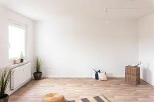 Highlight-Wohnung mit Eckbadewanne und Einbauküche – Helbersdorfer Str. 94c, 9120 Helbersdorf, Chemnitz – Vorschaubild 2