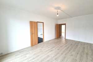 2-Zimmer-Wohnung im 5. Obergeschoss zu vermieten – Ringstraße 49, 4209 Leipzig – Vorschaubild 2